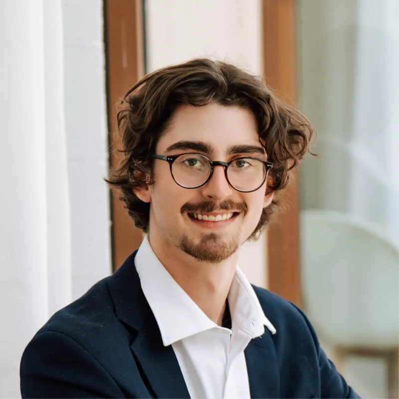 Xavier Zuvekas